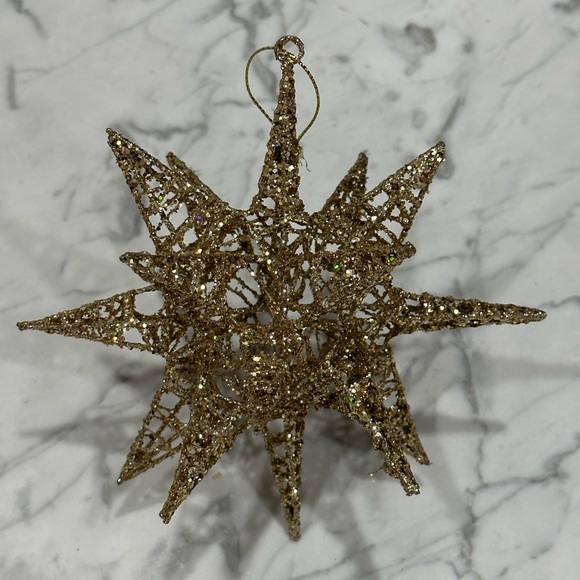 Pier 1 Star 18 Point Star Ornament Gold Glitter Metal Rare - Picture 2 of 3